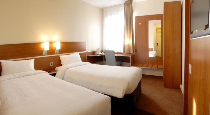 Kyriad Paris Sud - Arcueil Cachan Номер фото