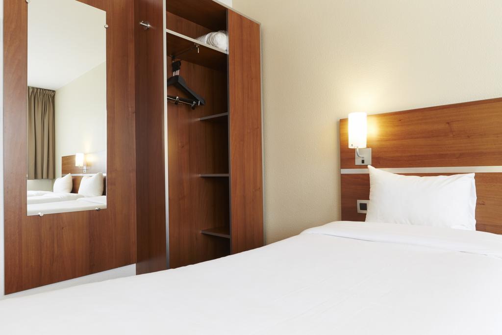 Kyriad Paris Sud - Arcueil Cachan Экстерьер фото